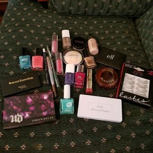 Makeup bundle
